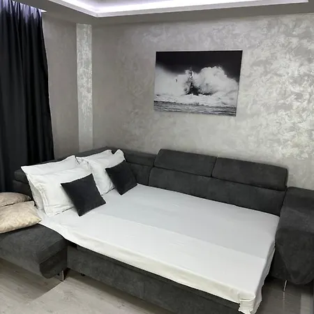 елегантен двустаен Four Seasons * Burgas City