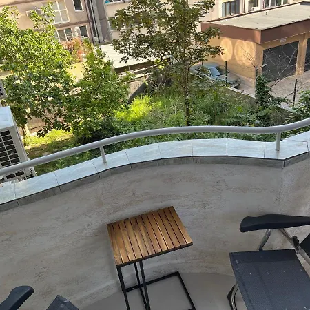 елегантен двустаен Four Seasons Burgas City